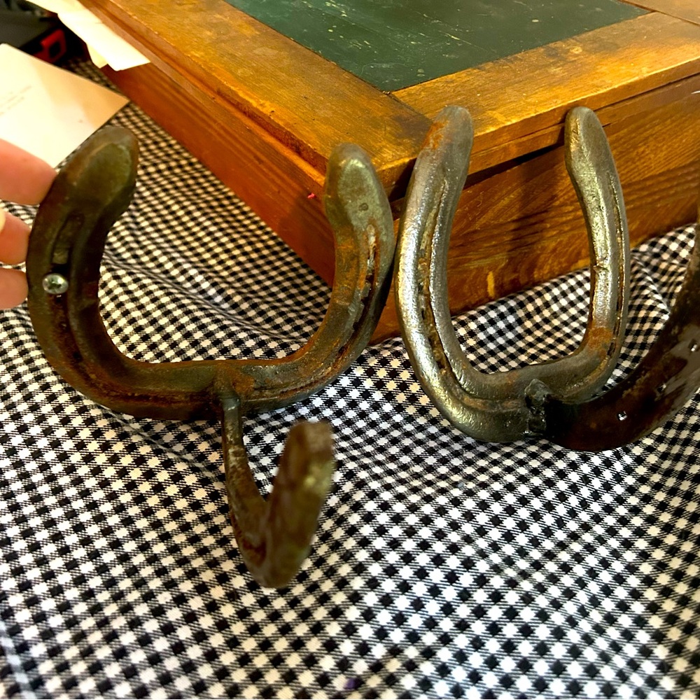 Rustic Metal Horseshoe Hooks